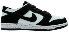 Zoom Dunk Low Pro SB Barely Green 854866-003