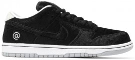 Medicom Toy x Dunk Low SB BE@RBRICK CZ5127-001