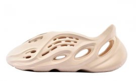 Yeezy Foam Runner Sand